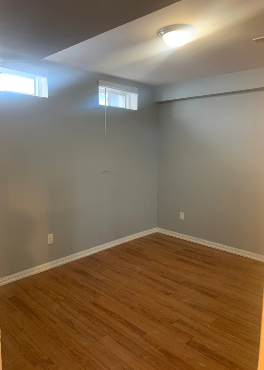 Private Bedroom for Rent $900 All Inclusive NW Brampton - photo 3