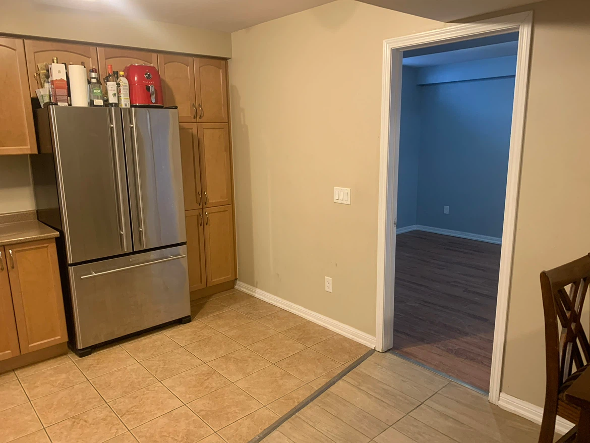 Private Bedroom for Rent $900 All Inclusive NW Brampton - photo 5