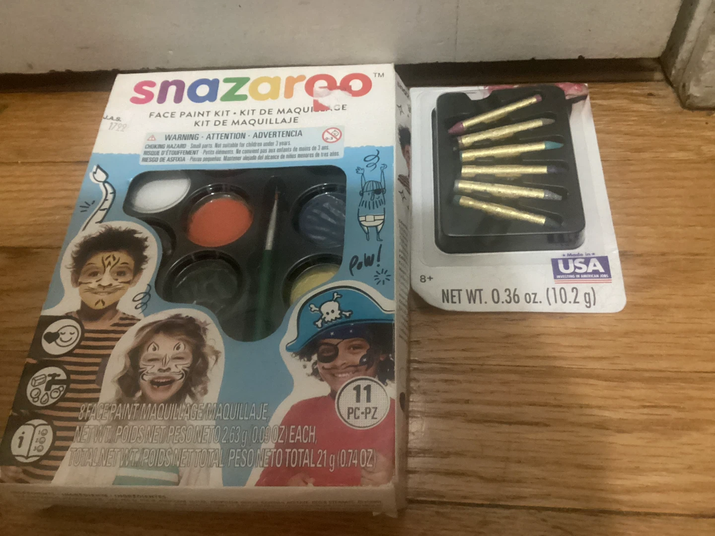 🏈 New Snazaroo Face Paint Kit an glitter sticks