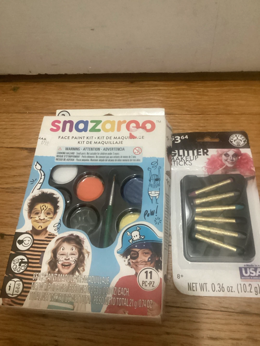 🏈 New Snazaroo Face Paint Kit an glitter sticks - photo 2