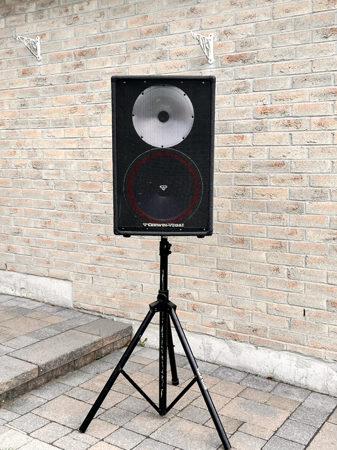 Cerwin-Vega V-152 PA System + Yorkville AP800 Amp - photo 3