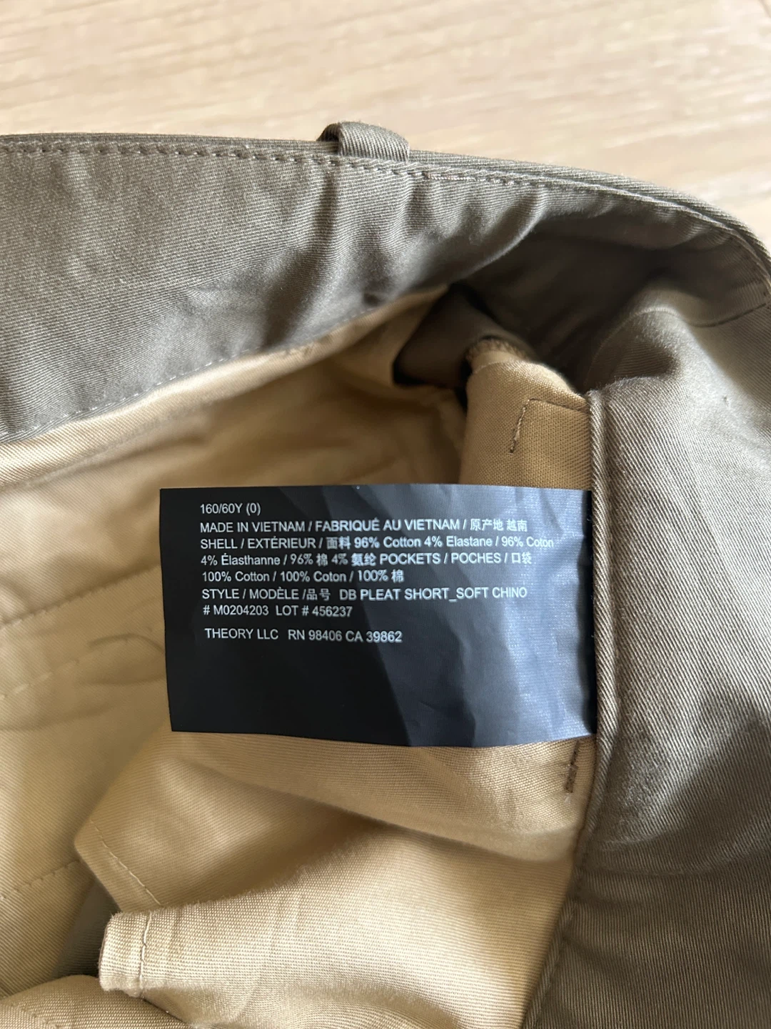 Theory Pleat Soft Chino Shorts - photo 4