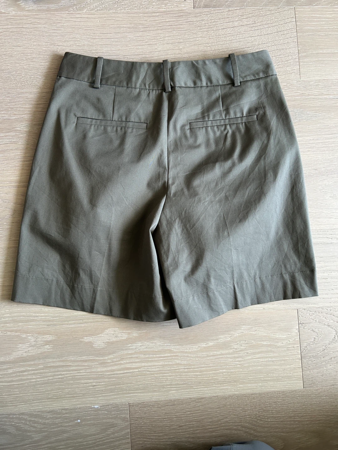 Theory Pleat Soft Chino Shorts - photo 5