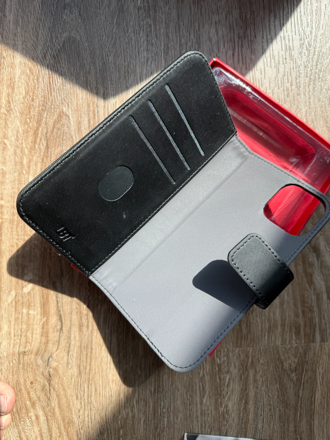 LBT Switch Wallet Case for iPhone 13 - NEW - photo 2