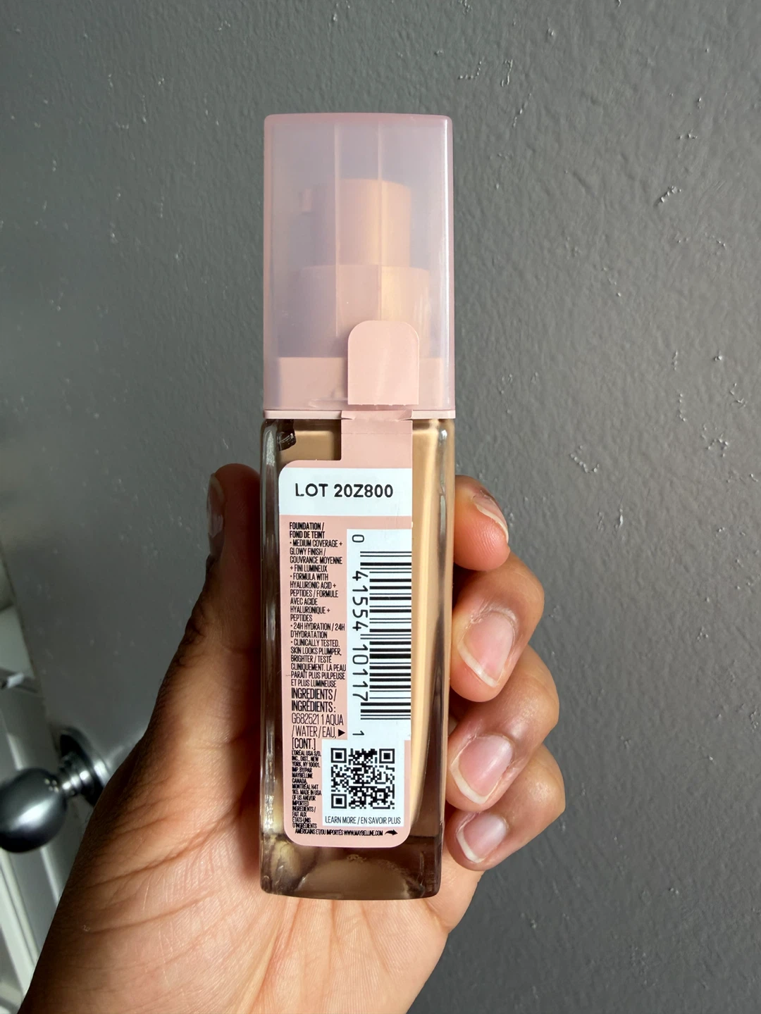 Maybelline Lifter Plump & Glow Foundation 220 - photo 3