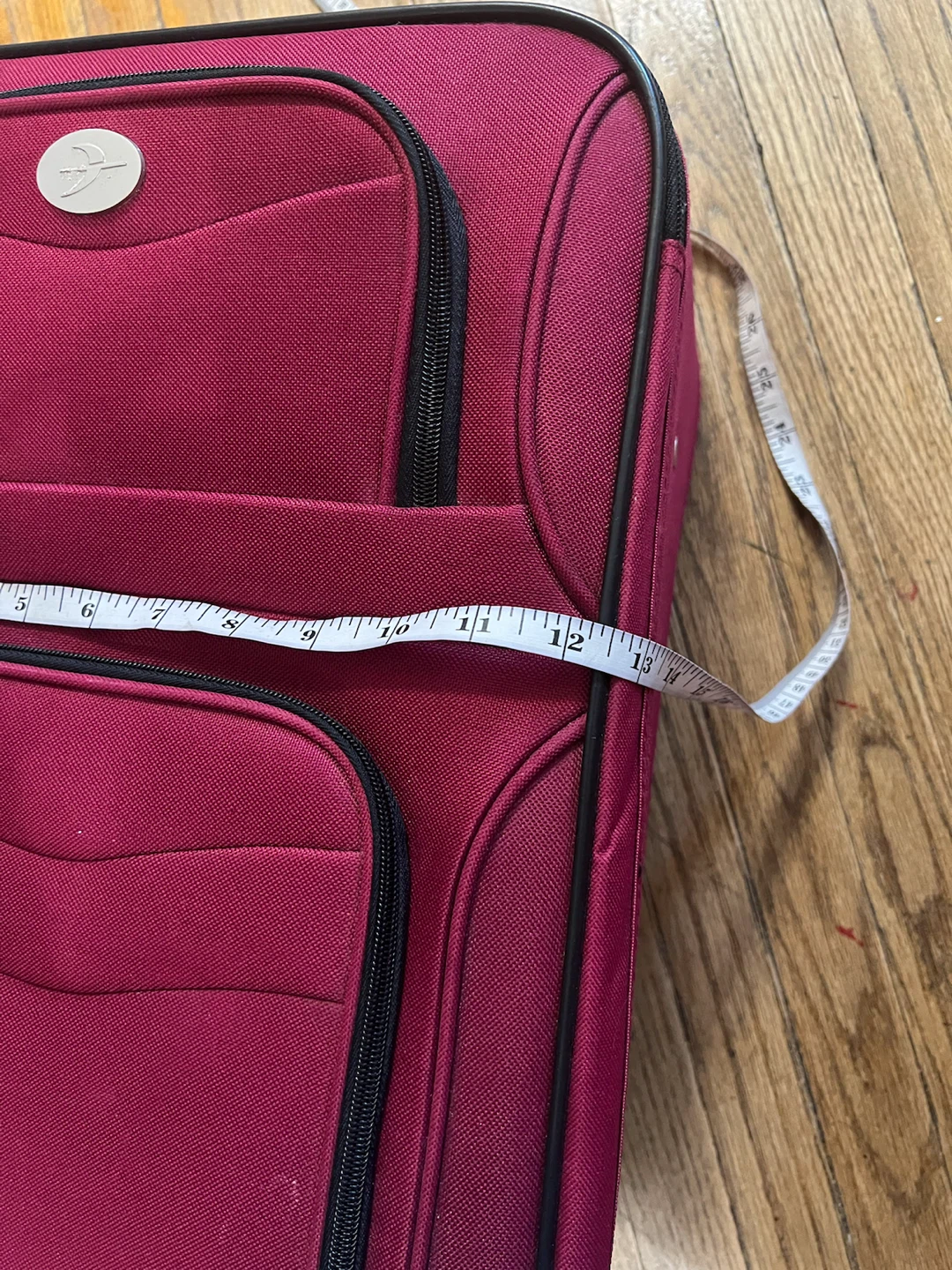 🏈 Red Carry-On Luggage Suitcase - photo 3