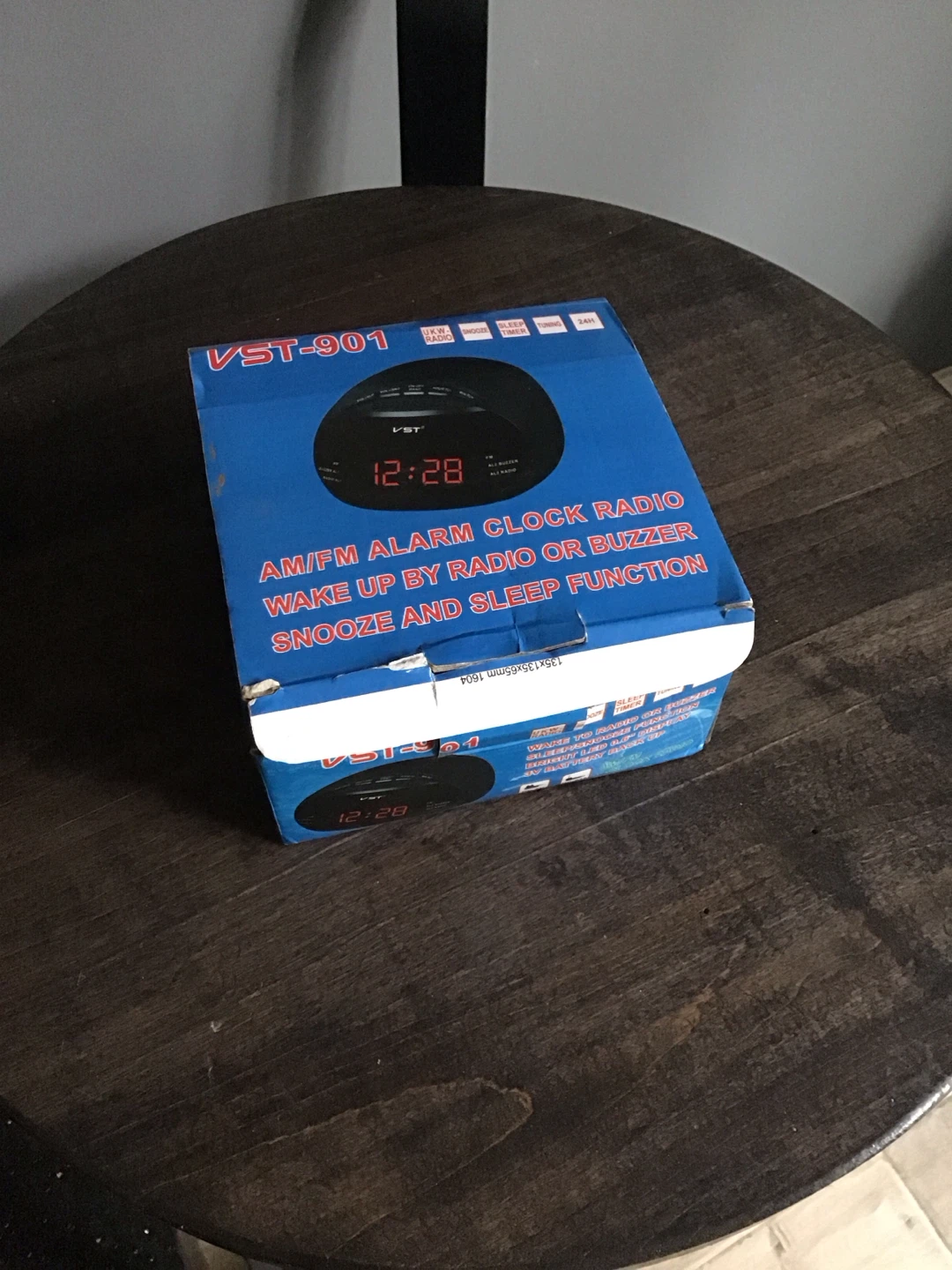 VST-901 AM/FM Alarm Clock Radio