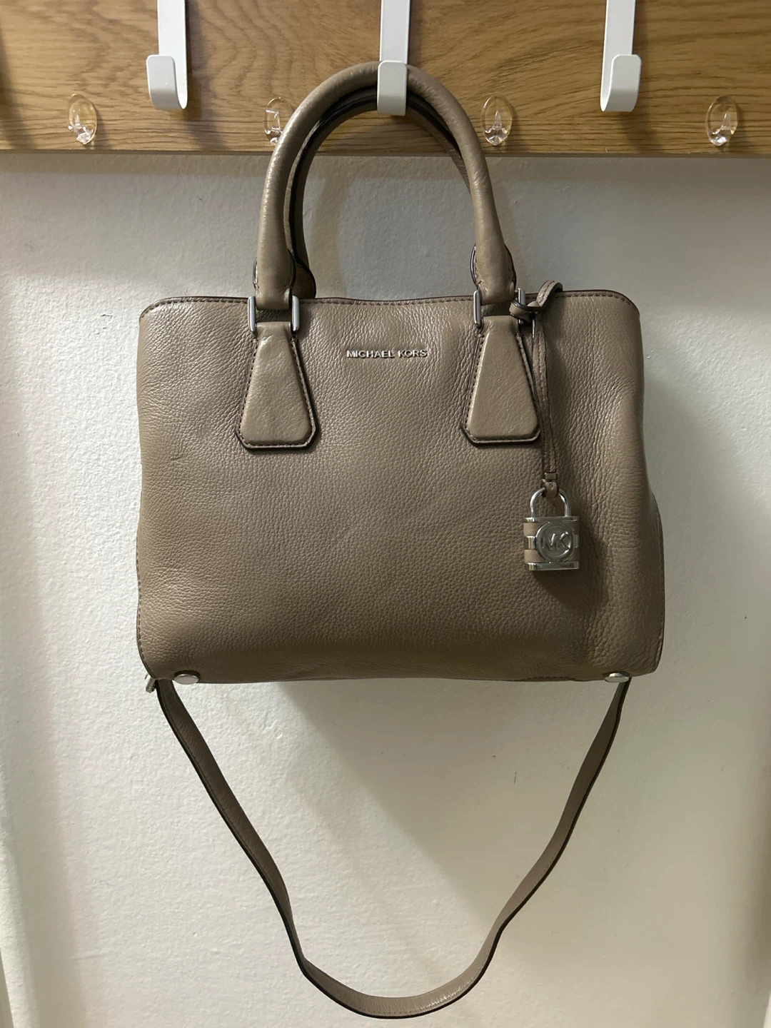 Michael Kors Taupe Leather Satchel Bag 🏈