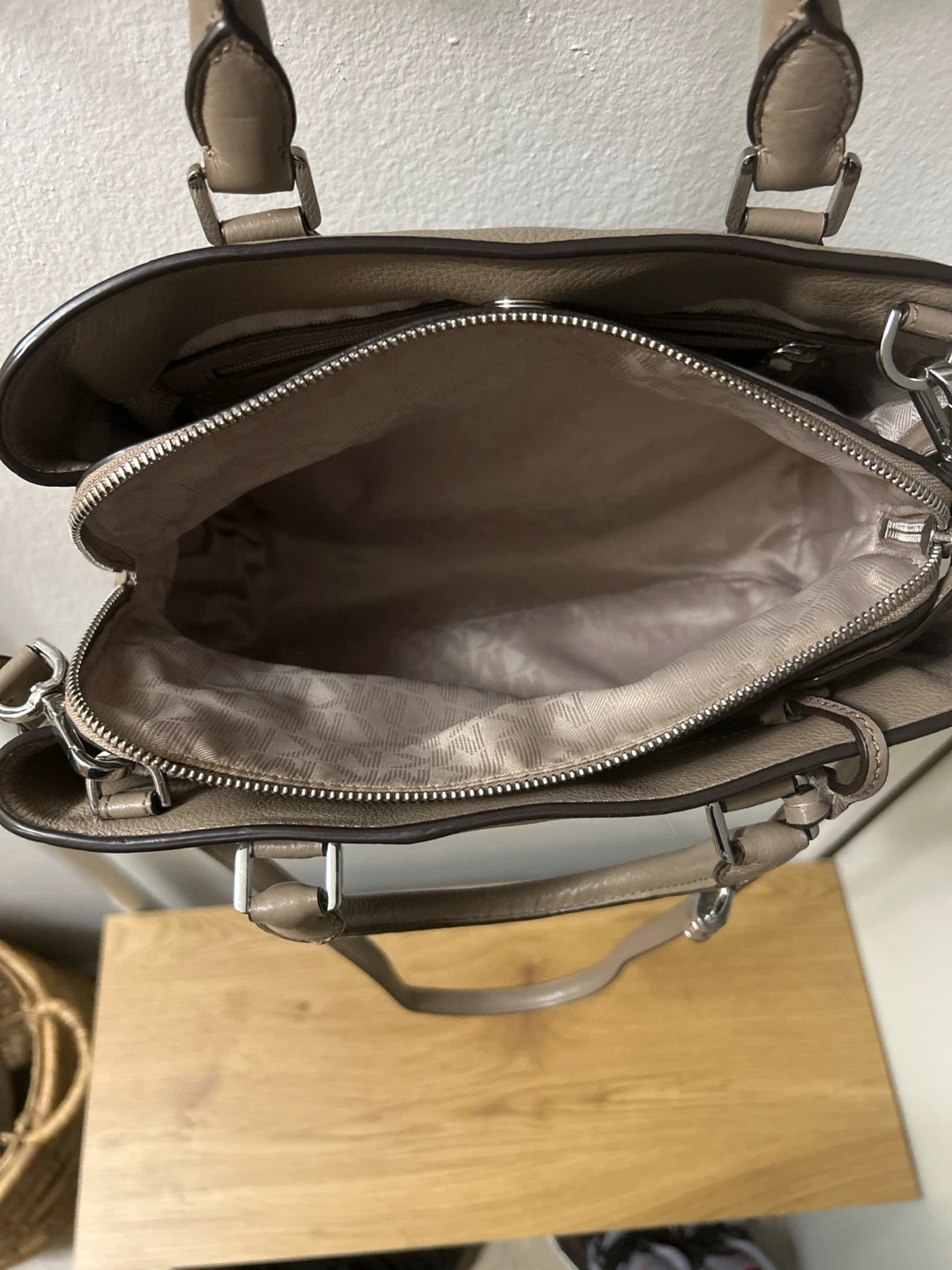 Michael Kors Taupe Leather Satchel Bag 🏈 - photo 3