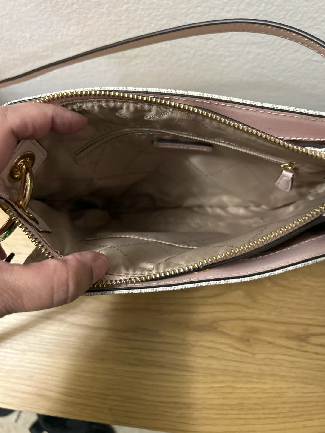 Michael Kors Logo Crossbody Bag 🏈 - photo 3