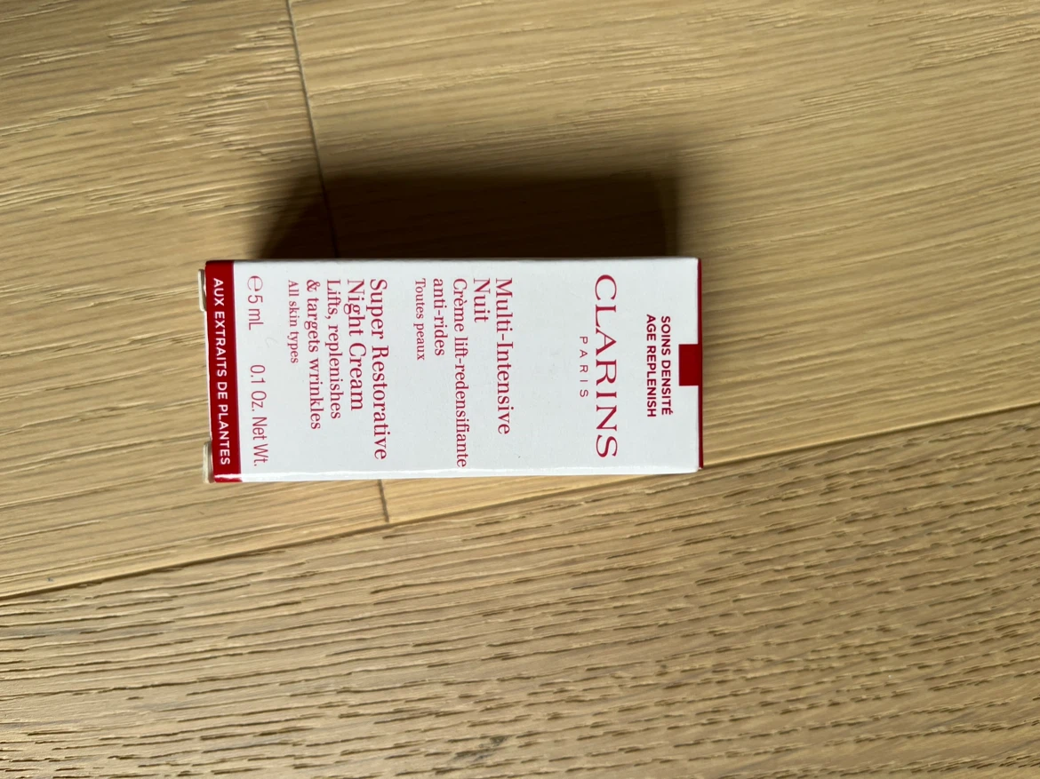 (NEW) Clarins Super Restorative Night Cream 🏈