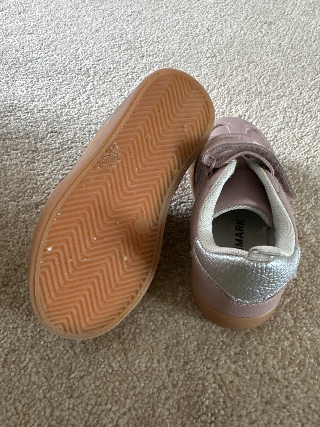 Pink Sneakers/Trainers US9 EU25/26 - photo 3