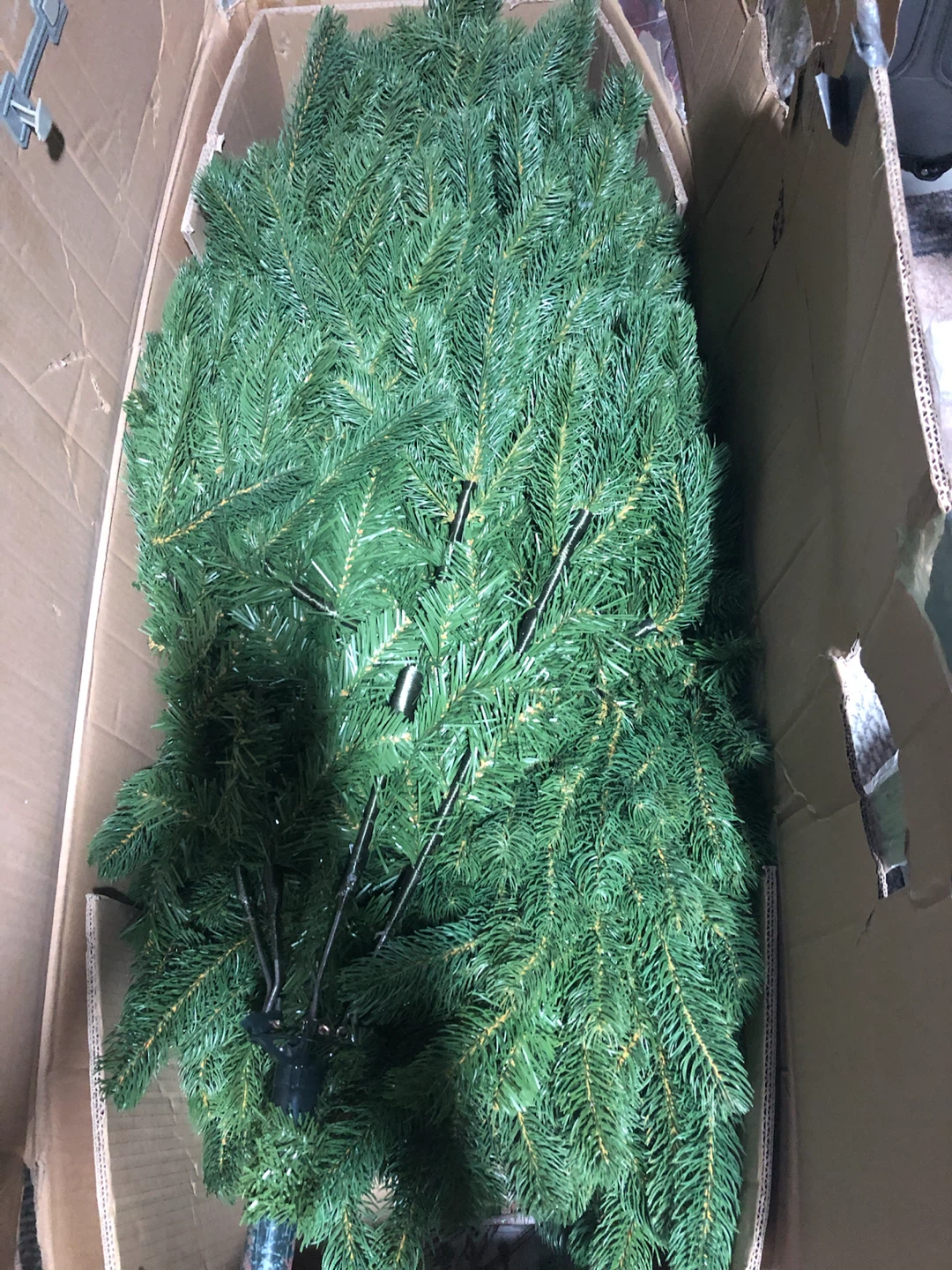 Lakewood Spruce Artificial Christmas Tree 7.5 ft - photo 3