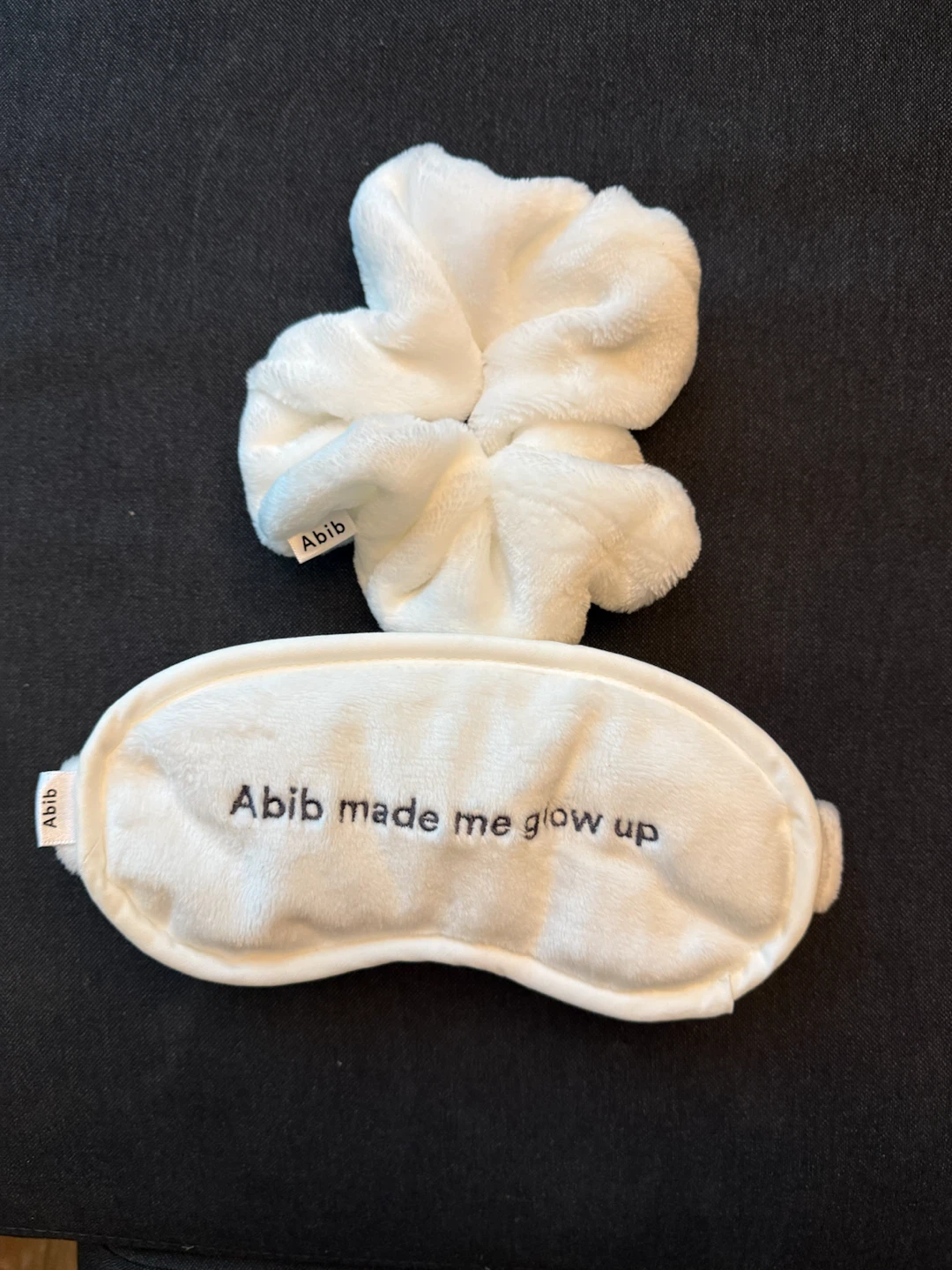 Abib White Sleep Mask and Scrunchie Set