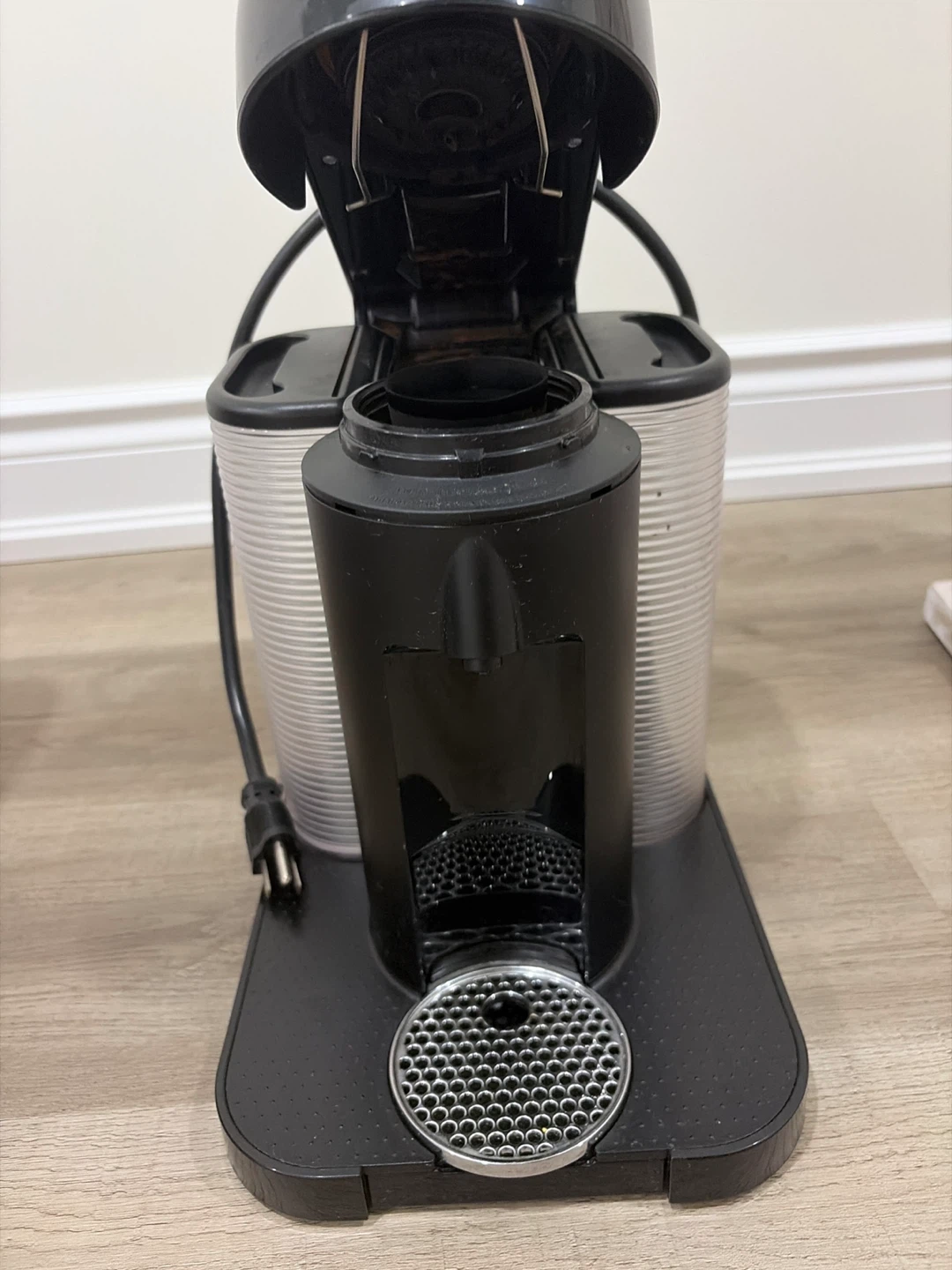 Nespresso Vertuo Coffee Machine - photo 2