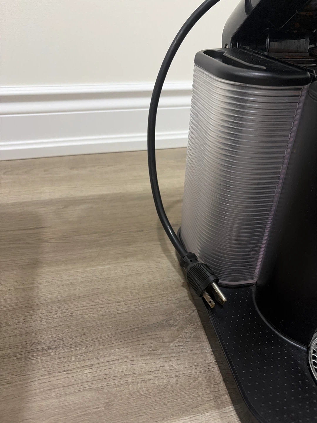 Nespresso Vertuo Coffee Machine - photo 3
