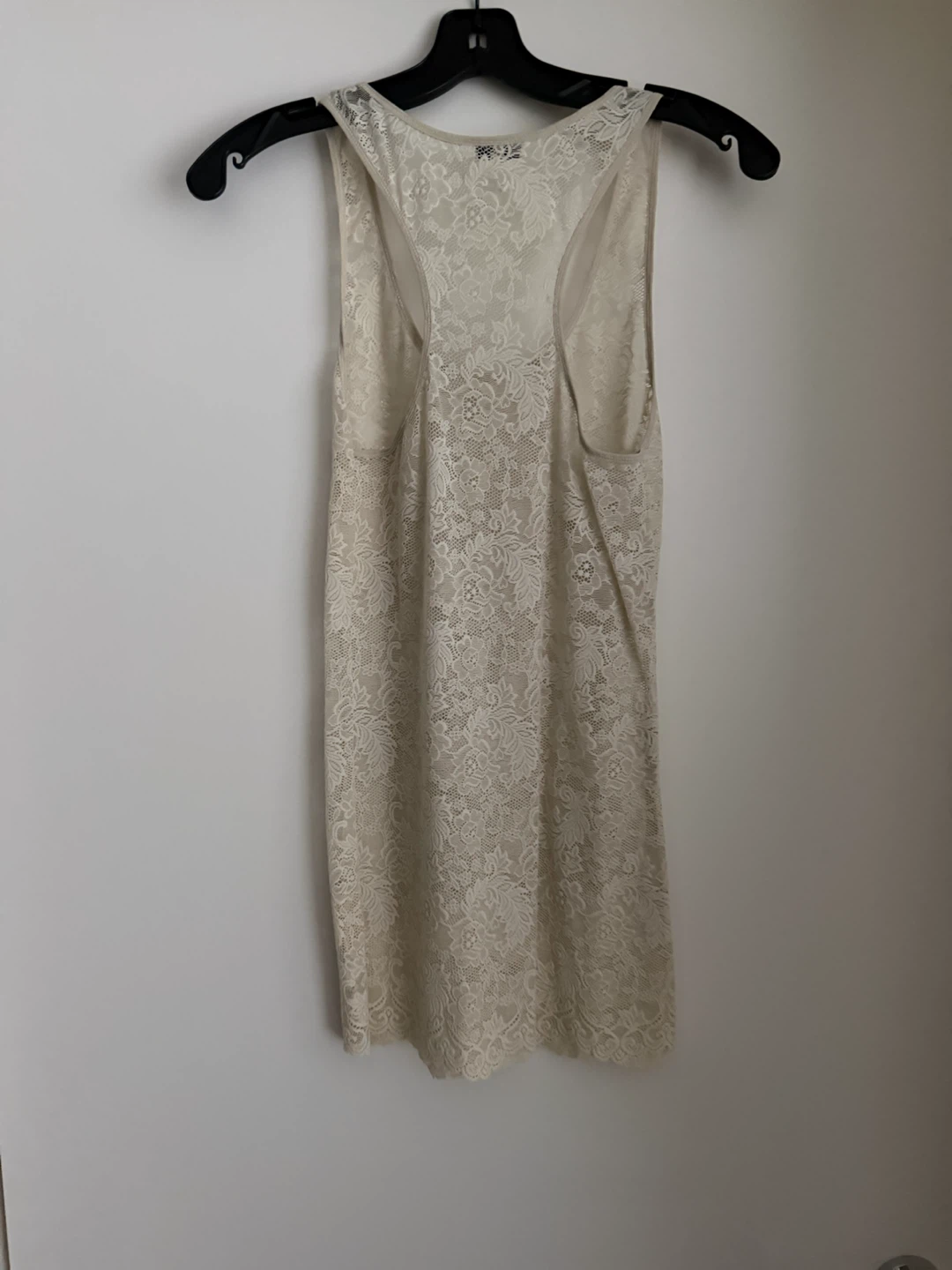 Selling brand new Aritzia Wilfred lace tank in size S - photo 2