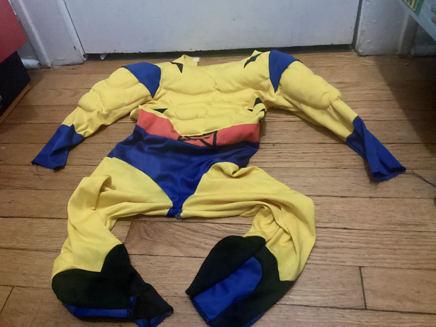 🏈 Wolverine Muscle Costume 3-4T