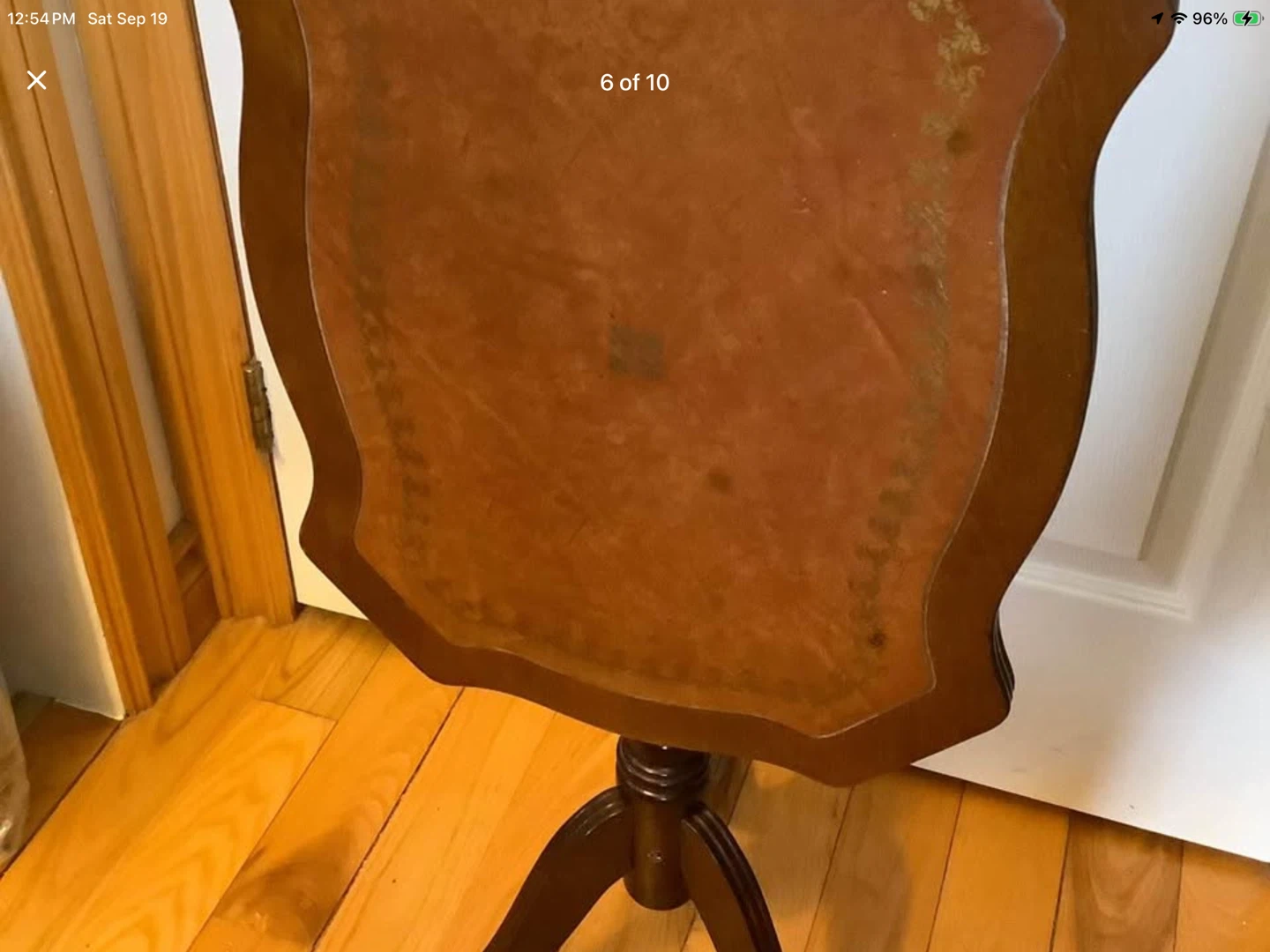Antique Tilt Top 3 Legged Leather & Wd Table 🐞 - photo 5