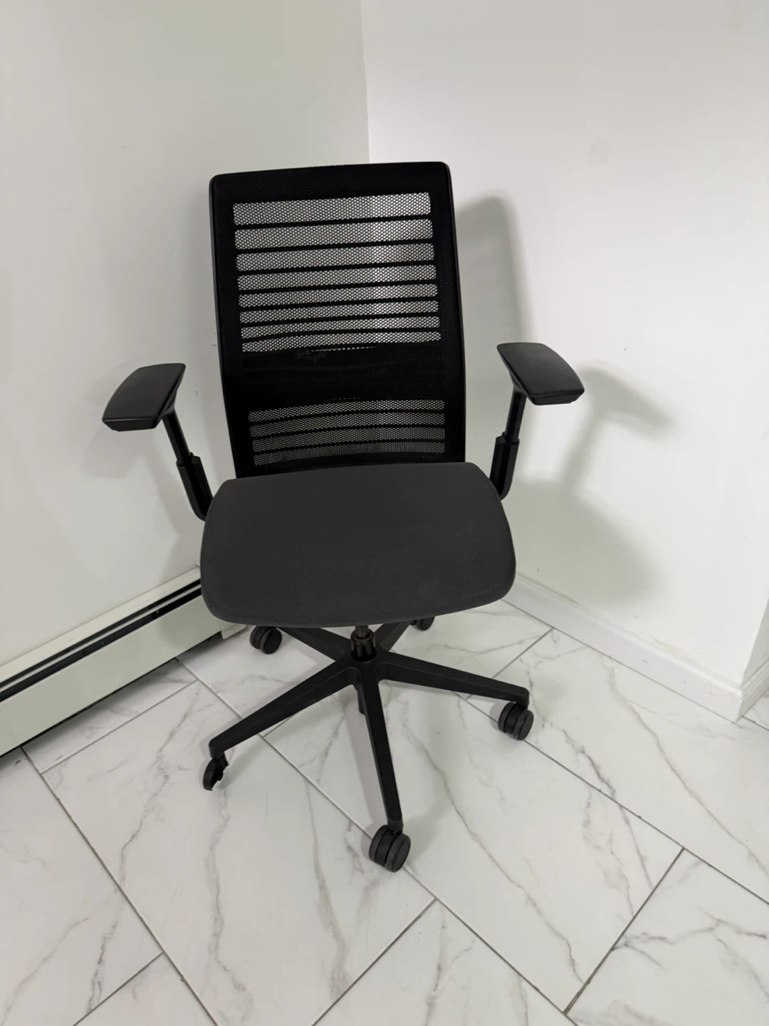 Steelcase V2 Think chair