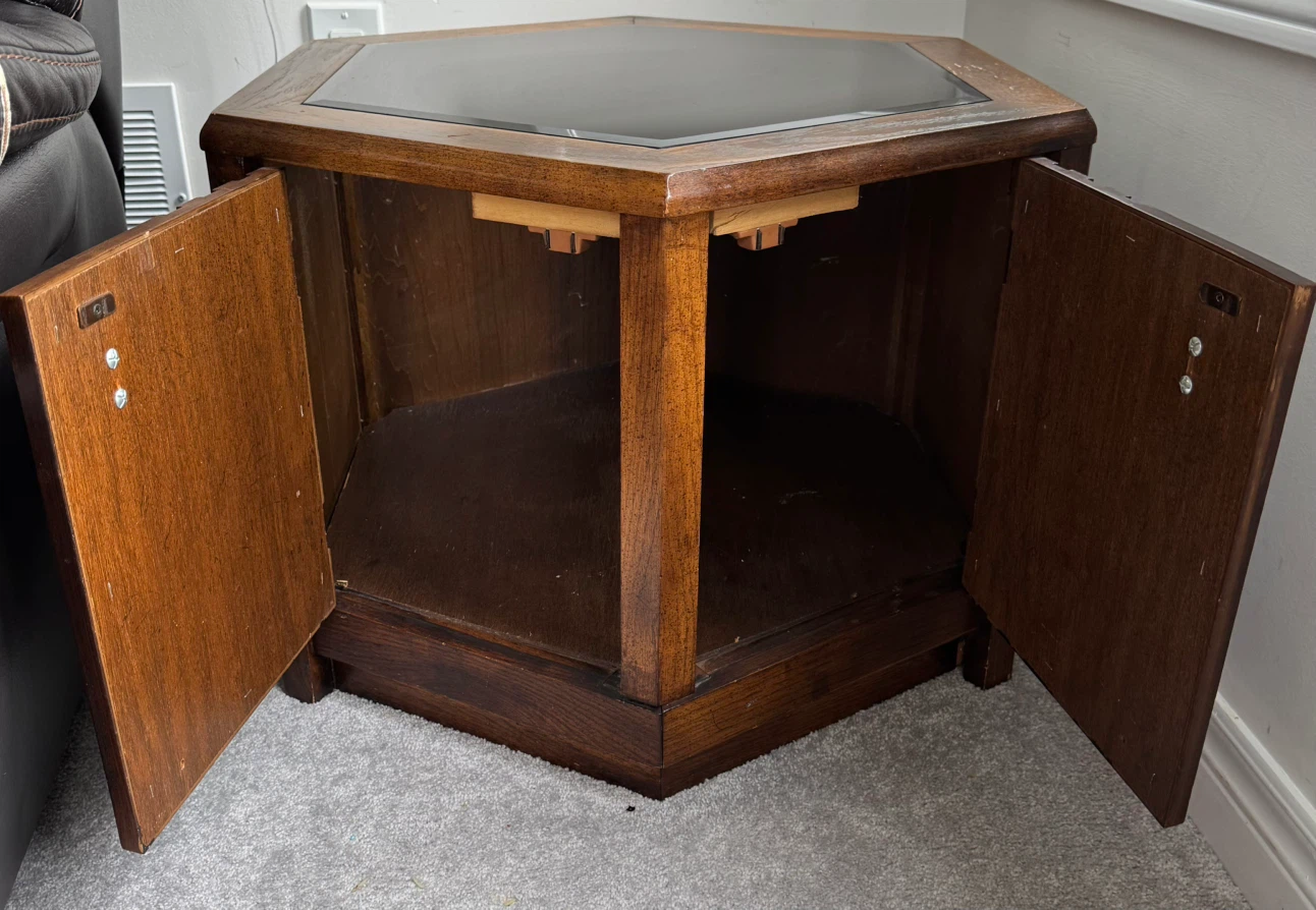 Wooden End Table - photo 3