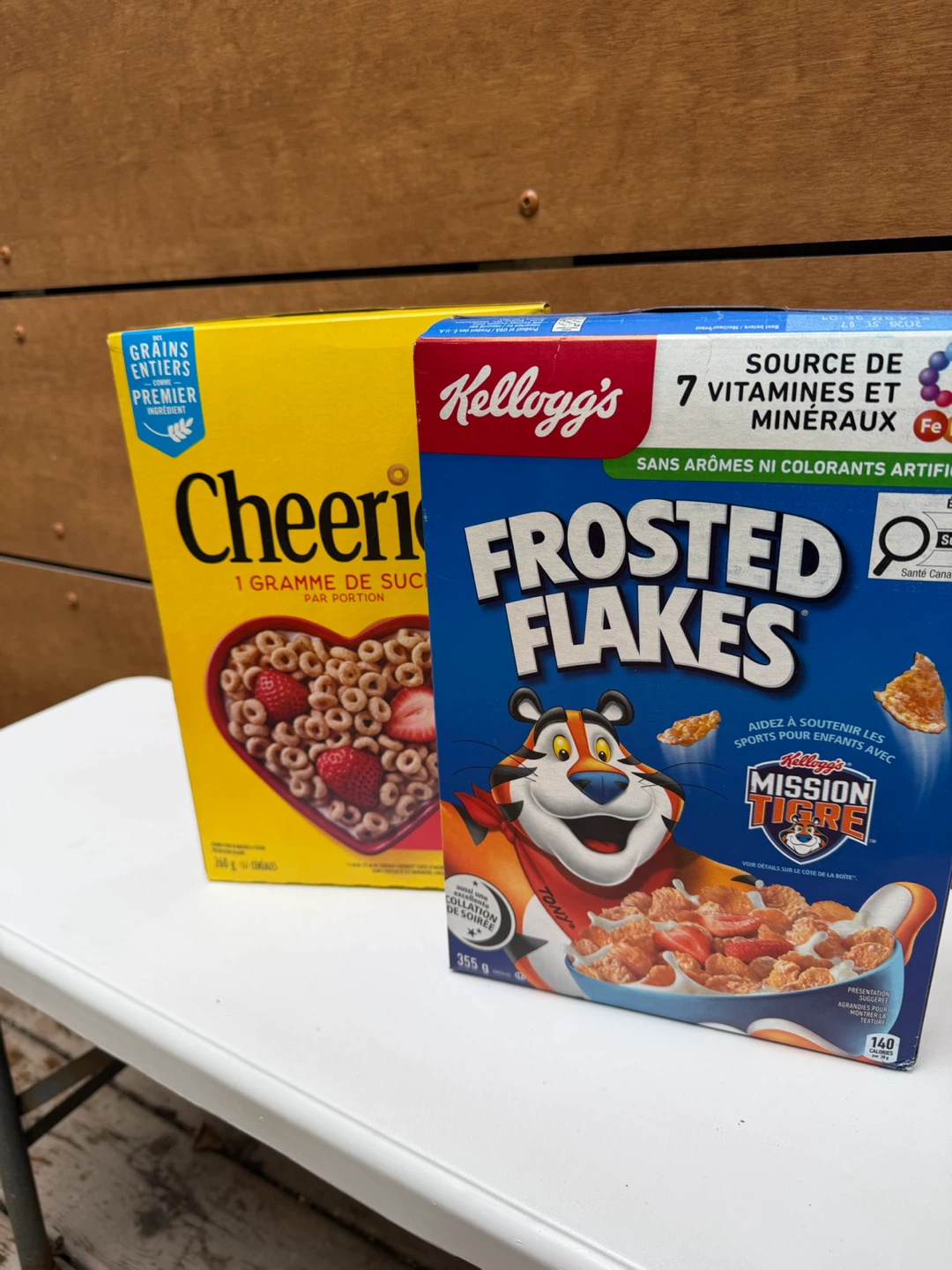 Cheerios and Kellogg's Frosted Flakes Cereal