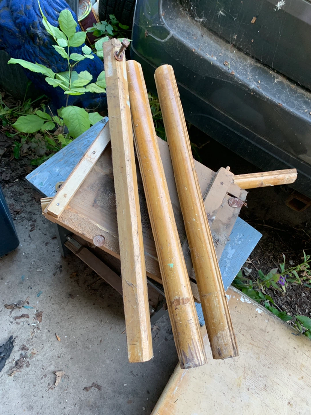 FREE: Vintage wooden table for restoration. - photo 2