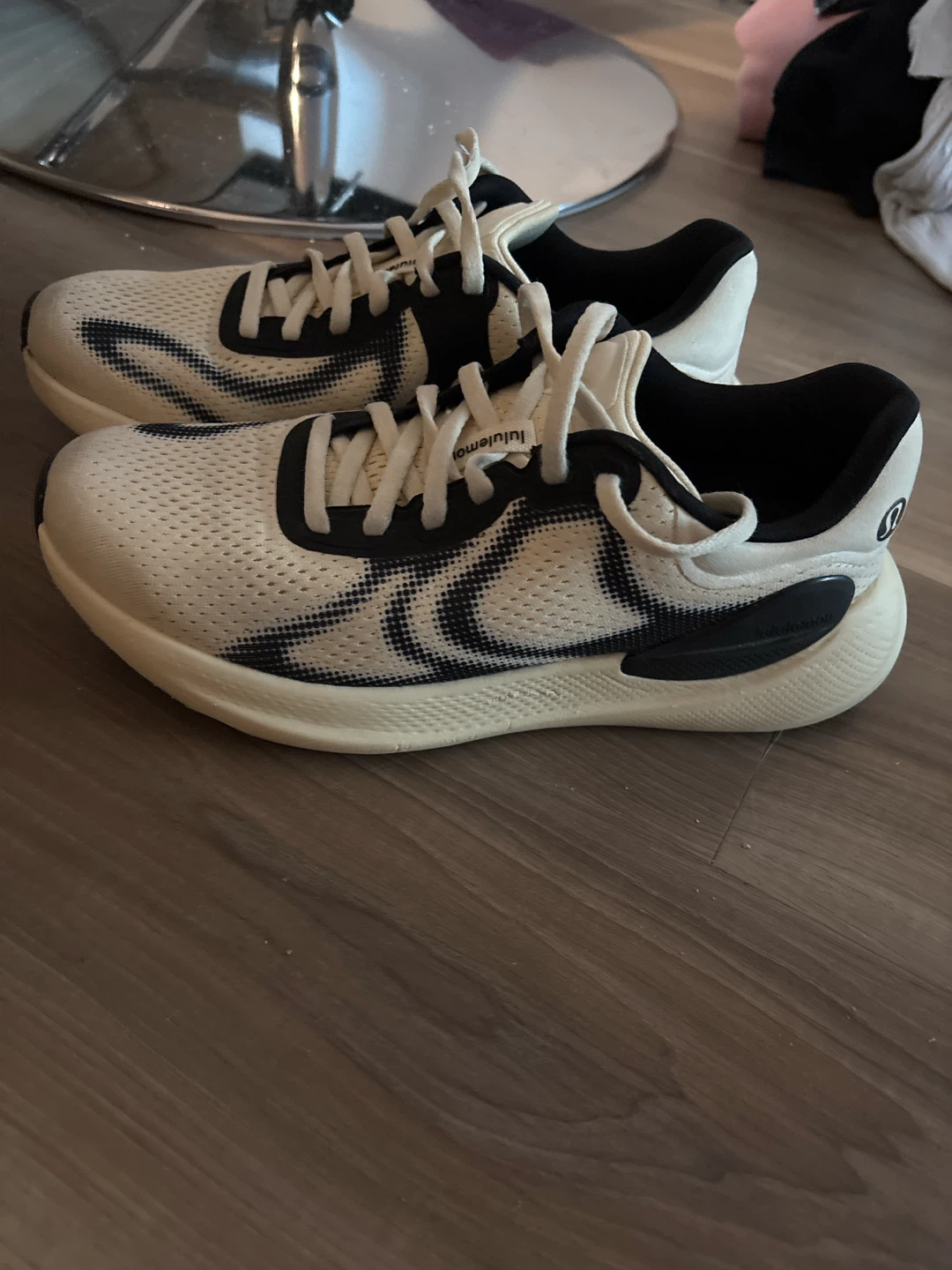 Lululemon Women's Beyondfeel Running Shoes🏈