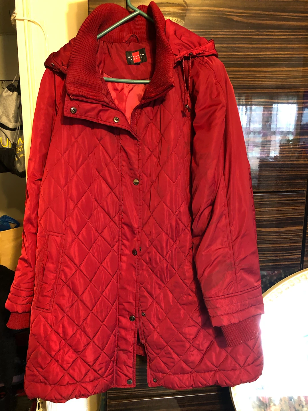 🏈Gallery Woman Red Quilted Jacket🏈