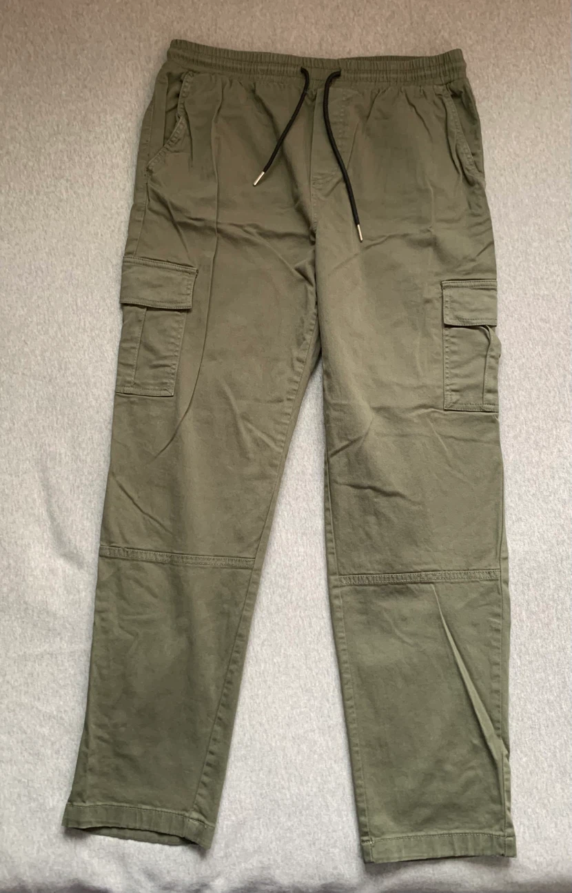 boohooMAN Olive Green Cargo Pants - Size M 🏈