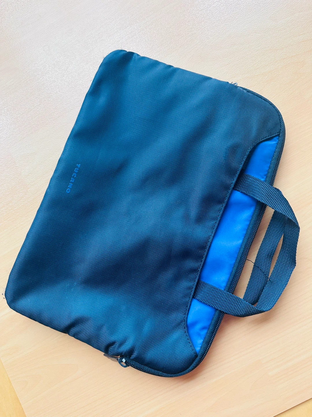Tucano Laptop Sleeve with Handles🏈