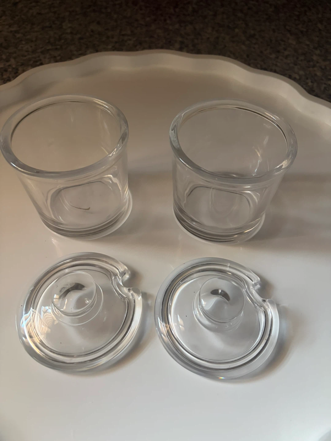 Two Clear Glass Condiment Jars 🏈 - photo 2