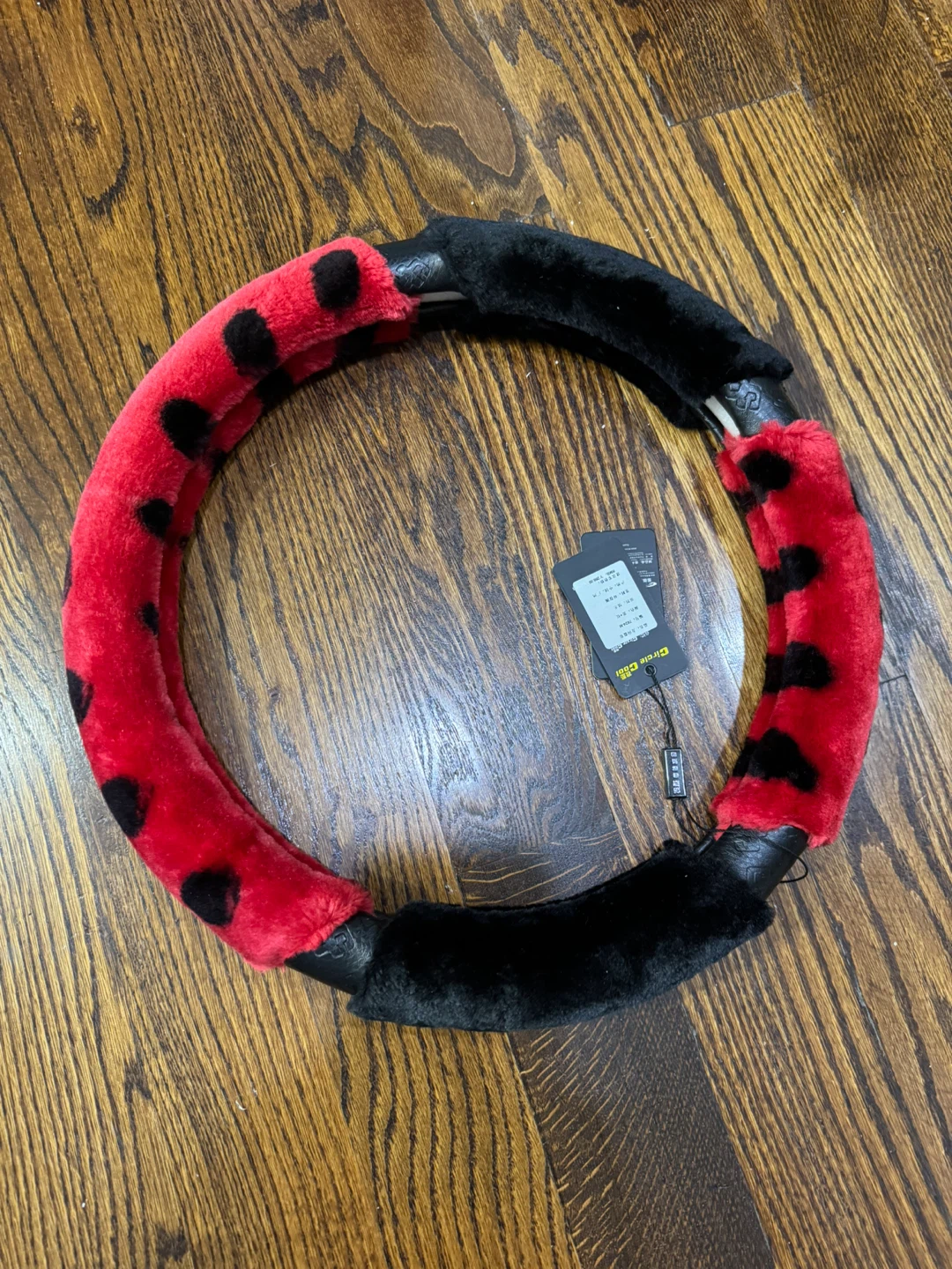Black Furry Steering Wheel Cover. $18 - photo 2