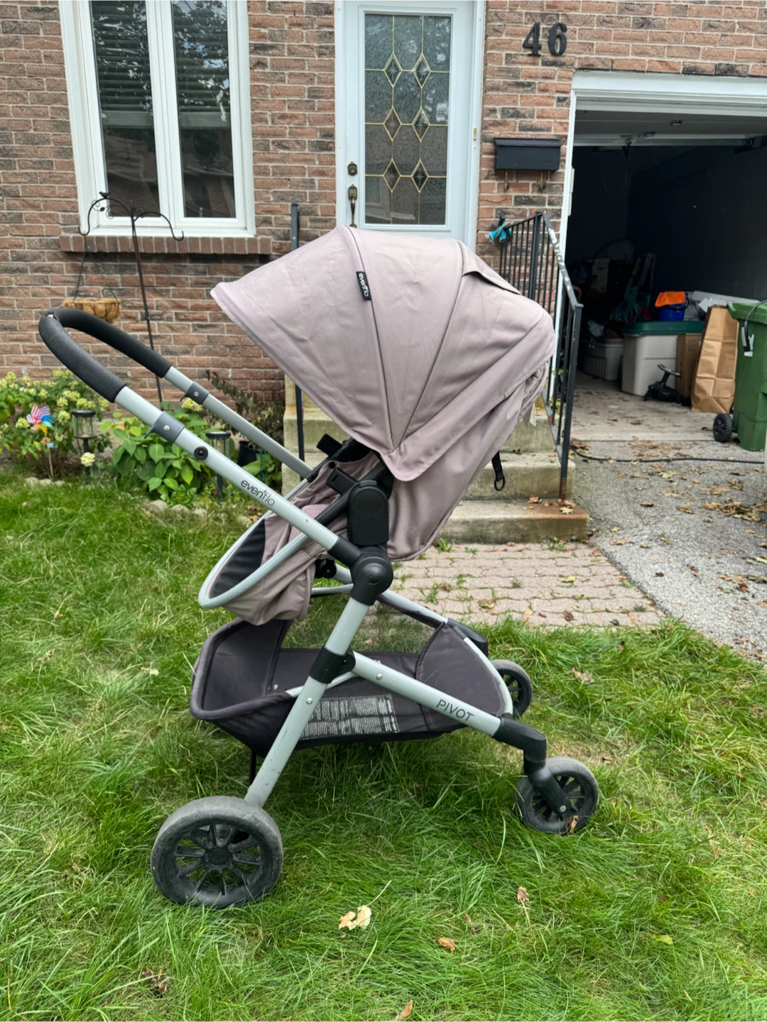 Evenflo Pivot Stroller