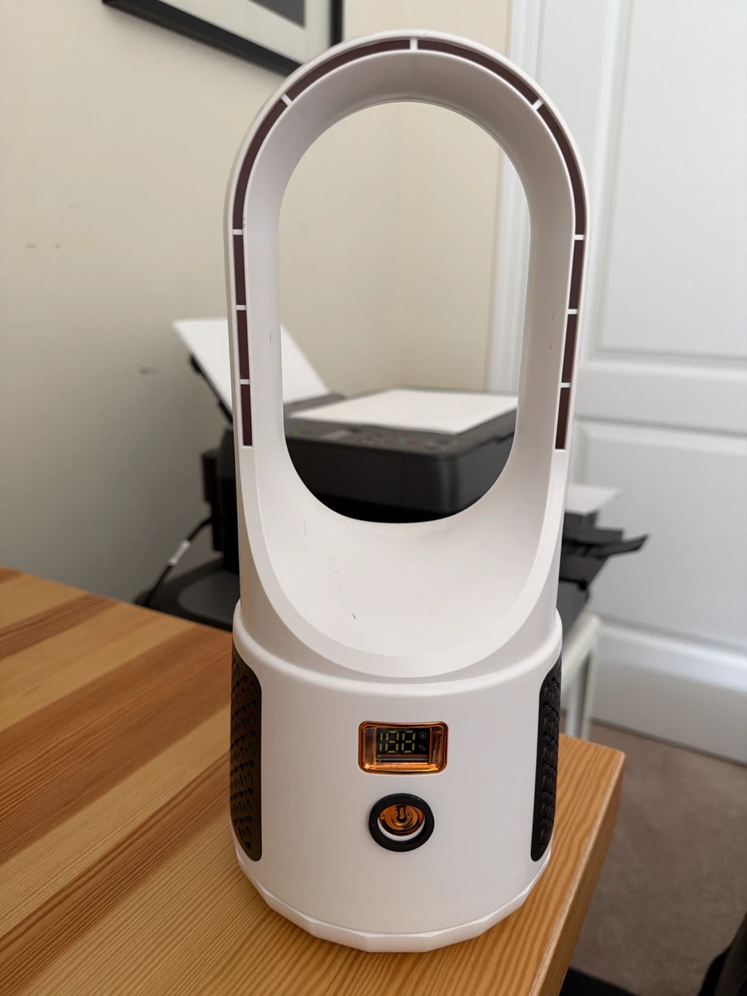🏈 White Bladeless Desk Fan