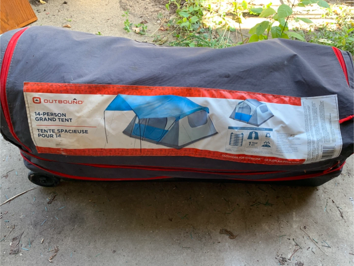 Outbound 14-Person Grand tent.