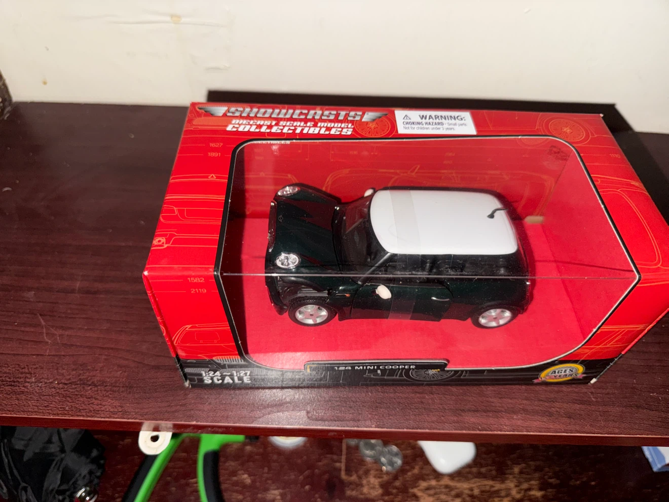 Showcasts Diecast 1:24 Scale Mini Cooper