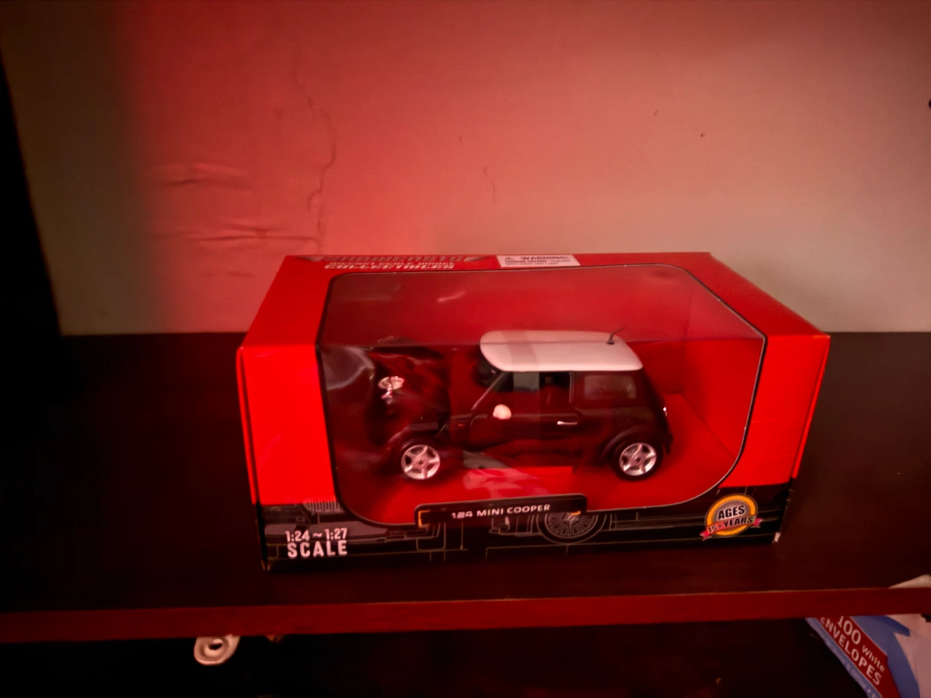 Showcasts Diecast 1:24 Scale Mini Cooper - photo 2