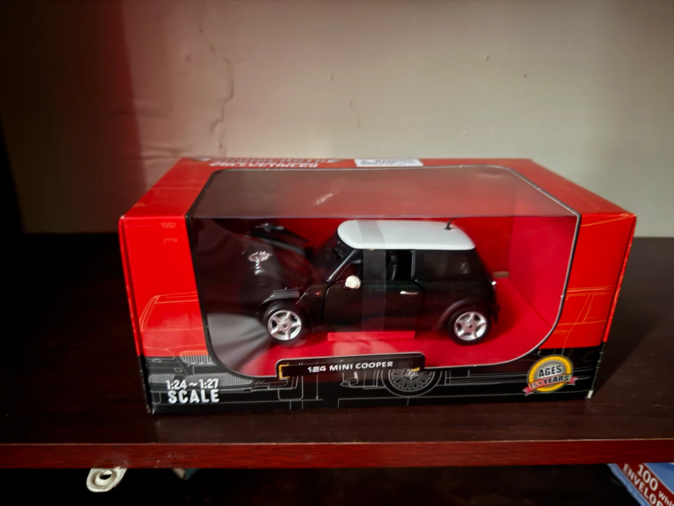Showcasts Diecast 1:24 Scale Mini Cooper - photo 3