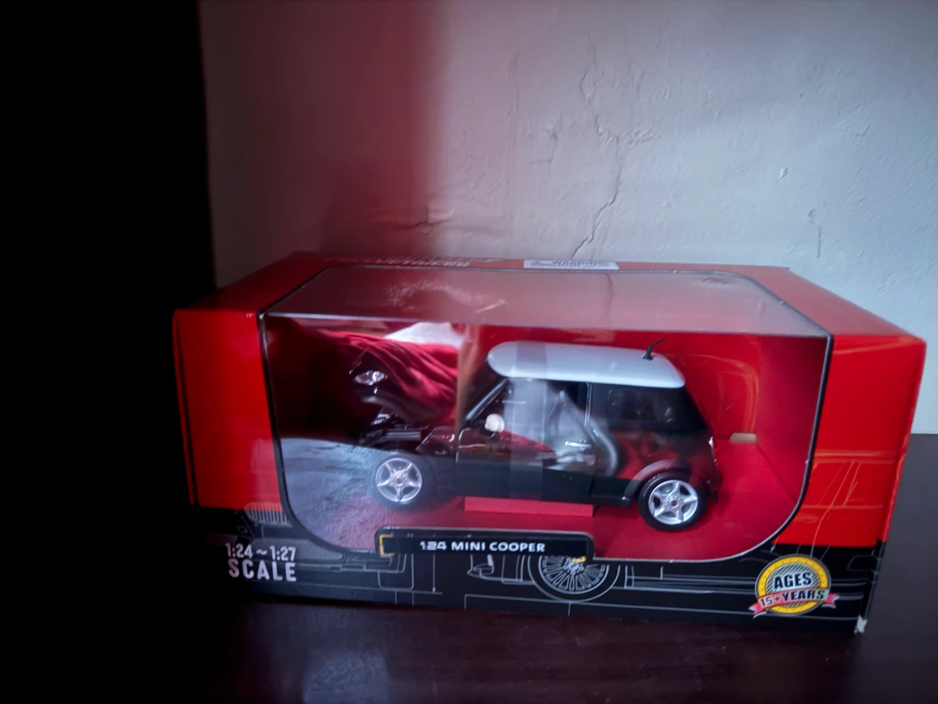 Showcasts Diecast 1:24 Scale Mini Cooper - photo 4
