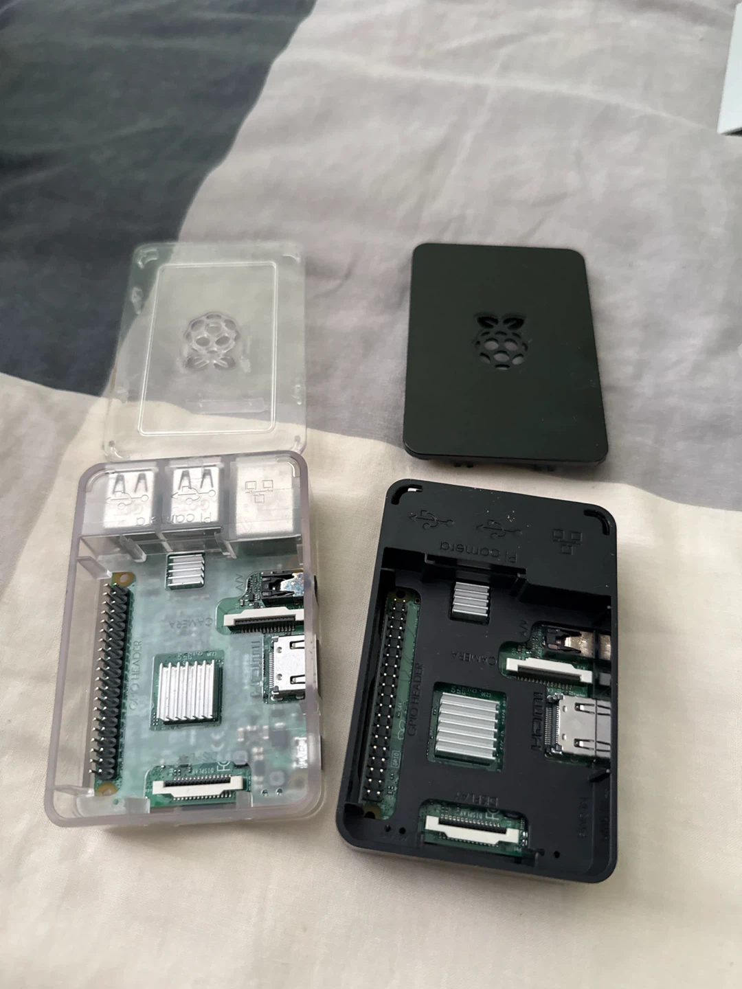 2 Raspberry Pi 3 Model B’ including Cases