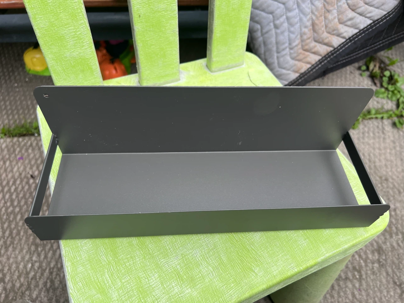 BRAND NEW Magnetic Spray Can Holder Organizer