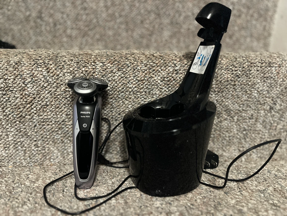 Philips Series 9000 Shaver with SmartClean Station