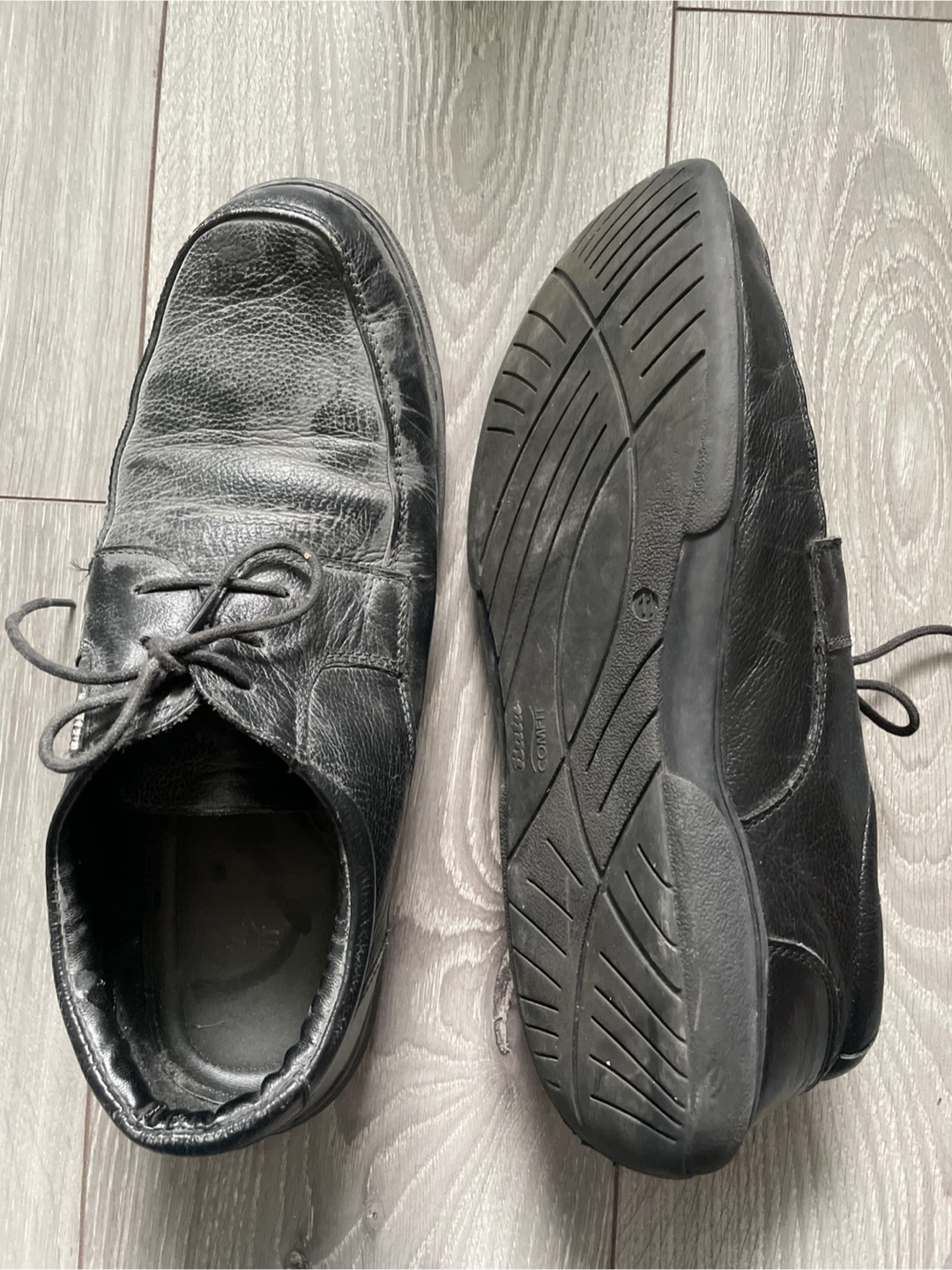 🏈 Bata Comfit shoes Sz 11