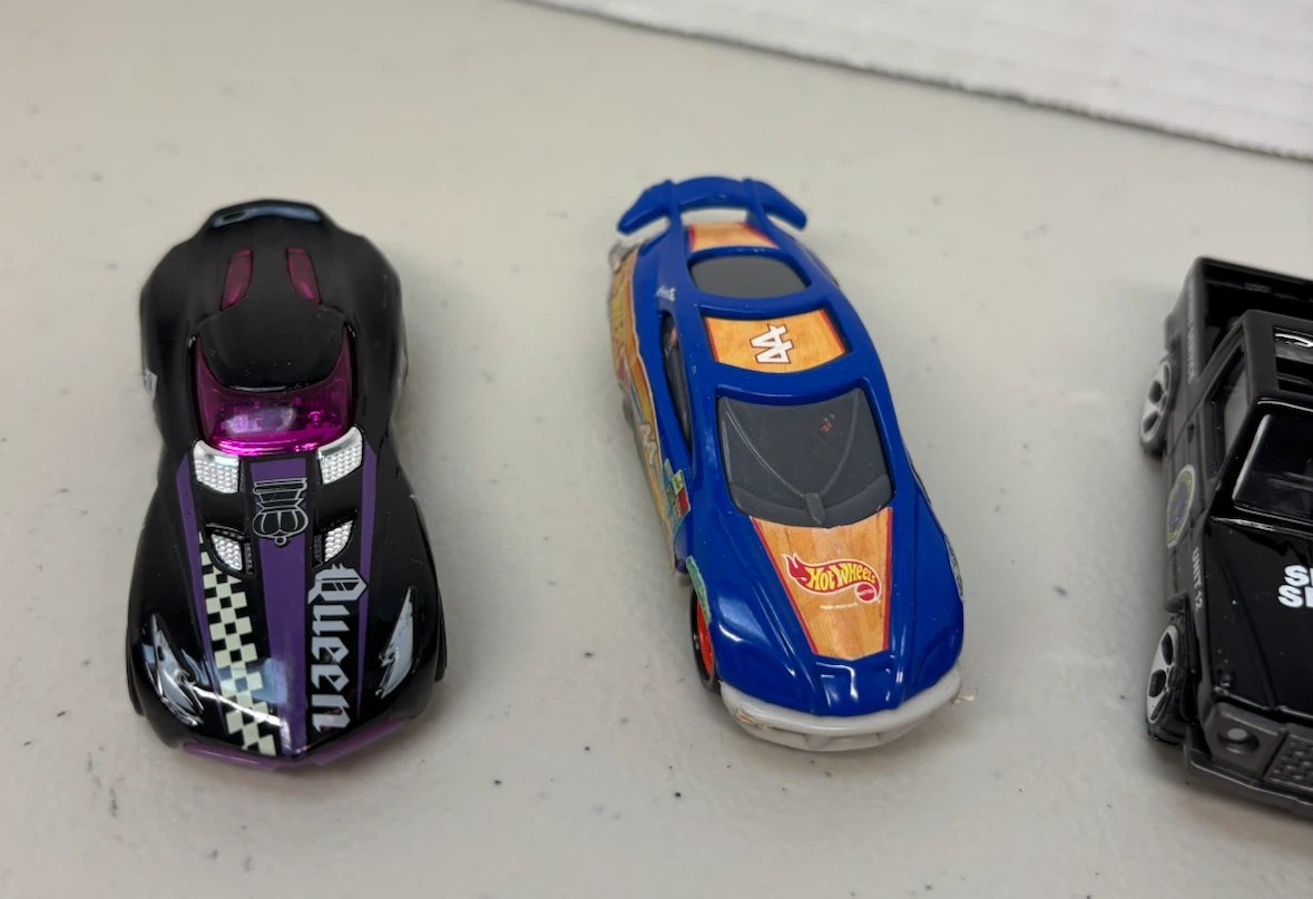 Set of 5 Hot Wheels Die-Cast Cars - photo 2