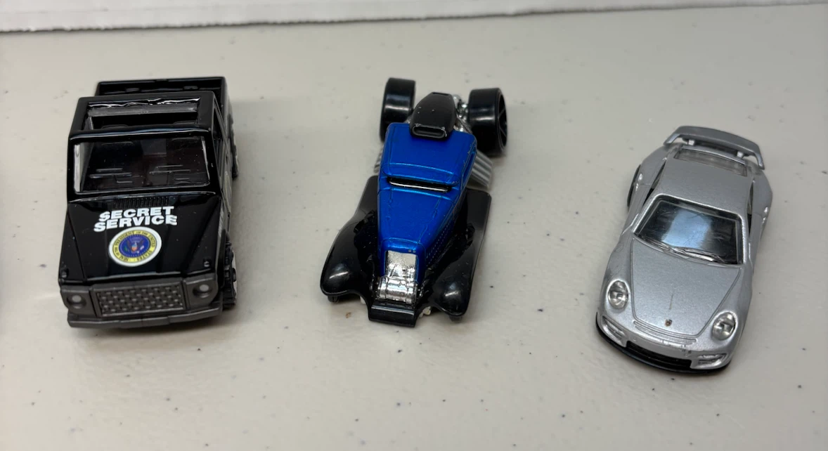 Set of 5 Hot Wheels Die-Cast Cars - photo 3