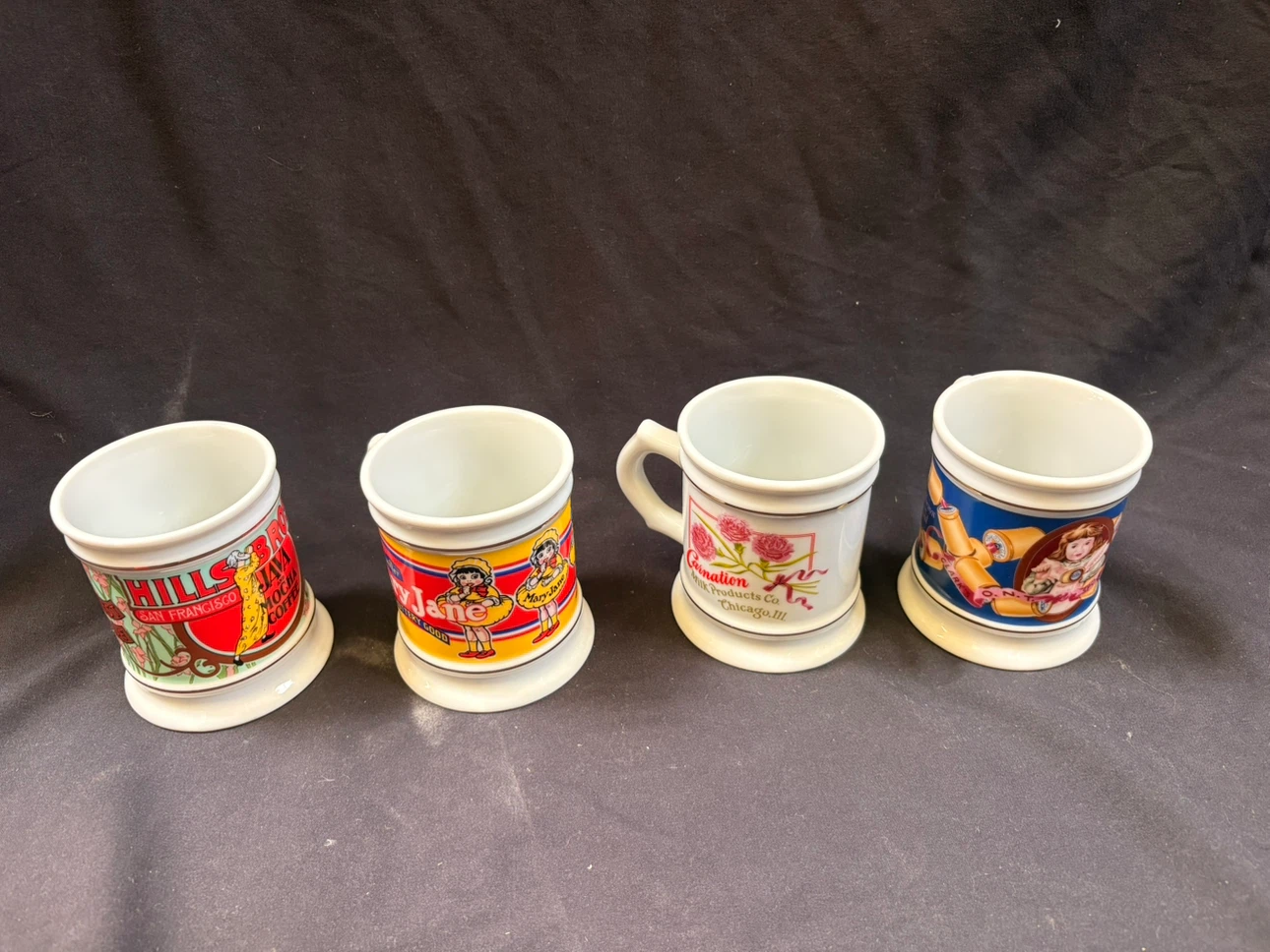 🏈Set of 4 Vintage Advertising Mugs
