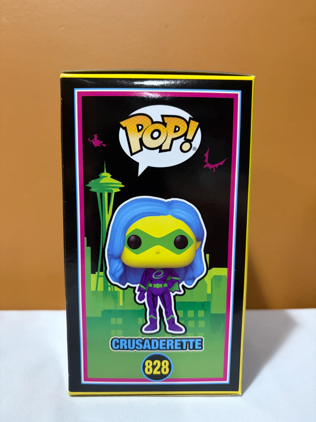Crusaderette (Blacklight) Funko Pop! #828 - ECCC 3000 PCS - photo 3
