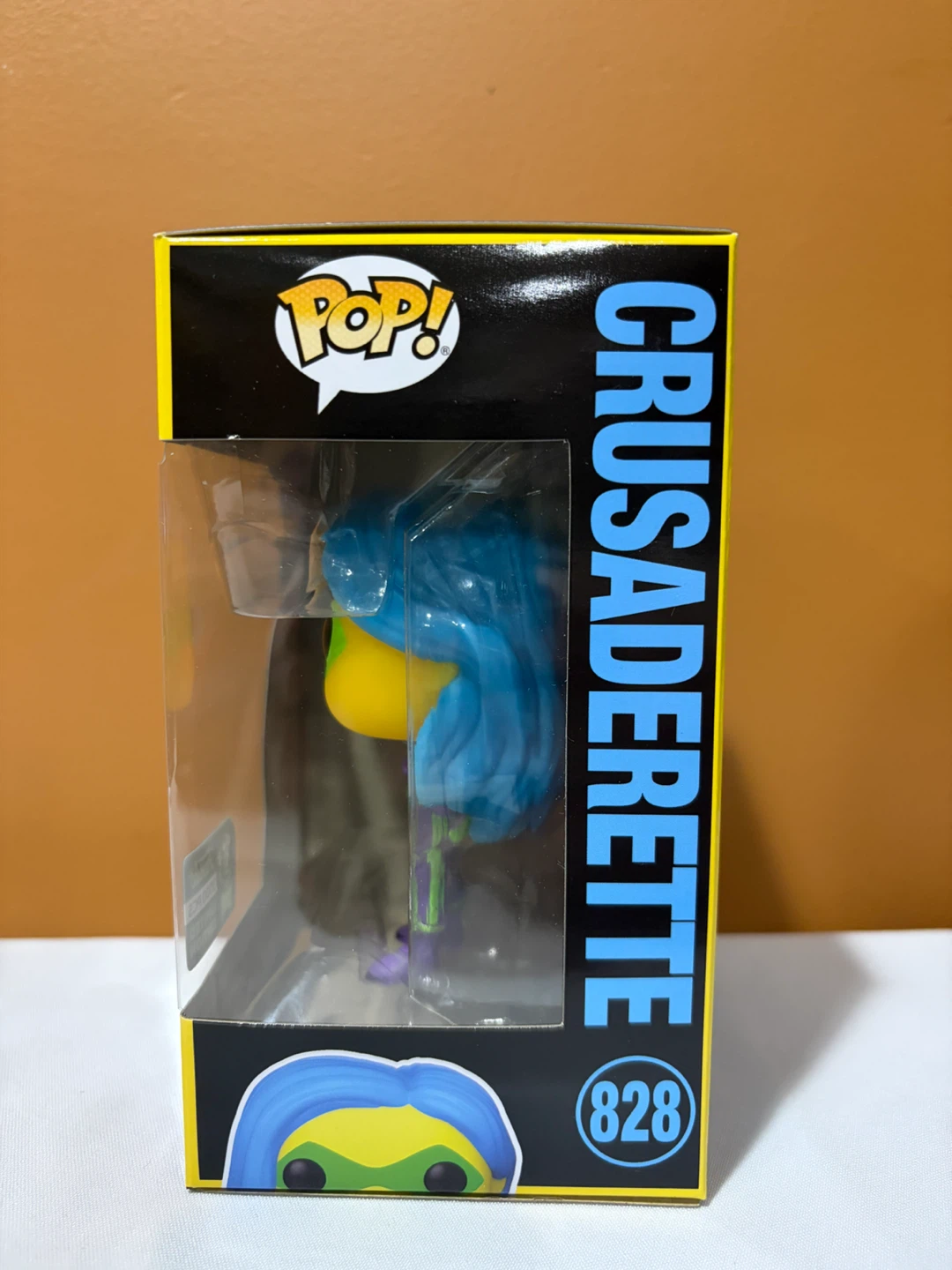 Crusaderette (Blacklight) Funko Pop! #828 - ECCC 3000 PCS - photo 4