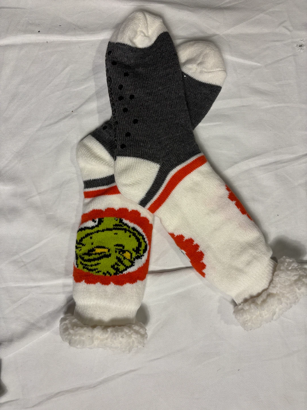Grinch Fuzzy Slippers Socks - photo 2